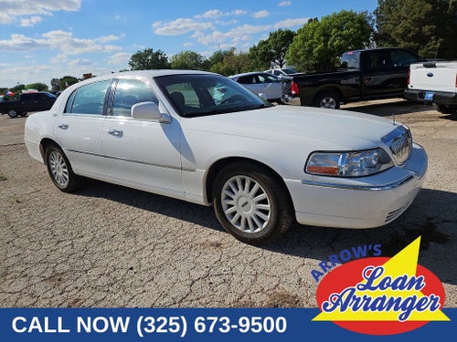 2005 Lincoln Town Car Signature Limited