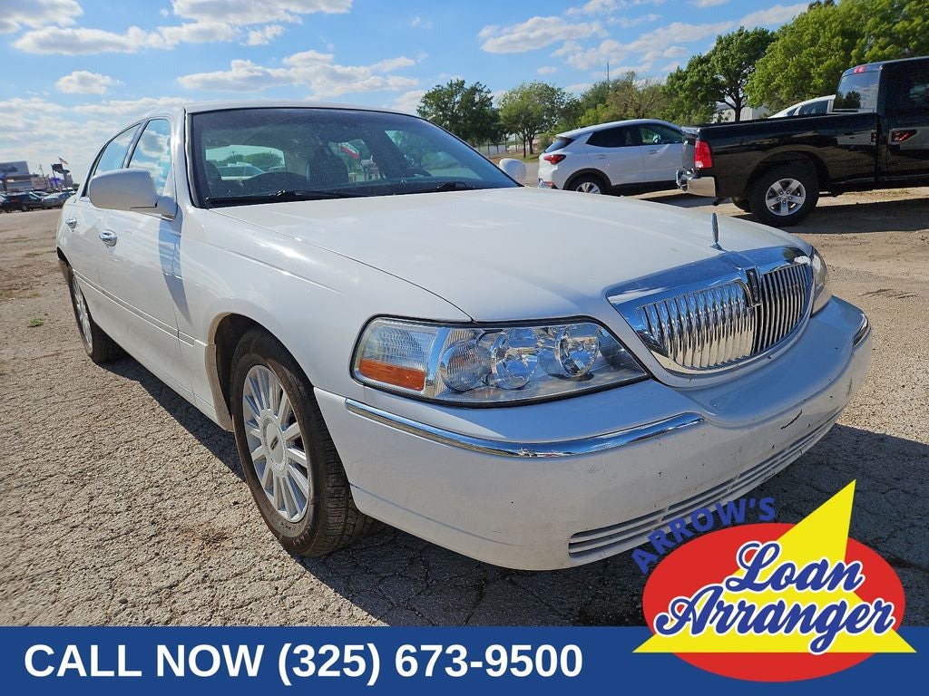2005 Lincoln Town Car Signature Limited