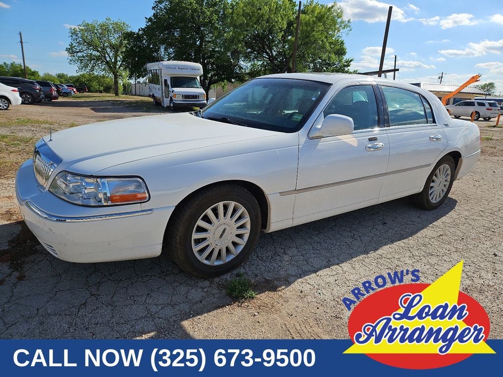 2005 Lincoln Town Car Signature Limited