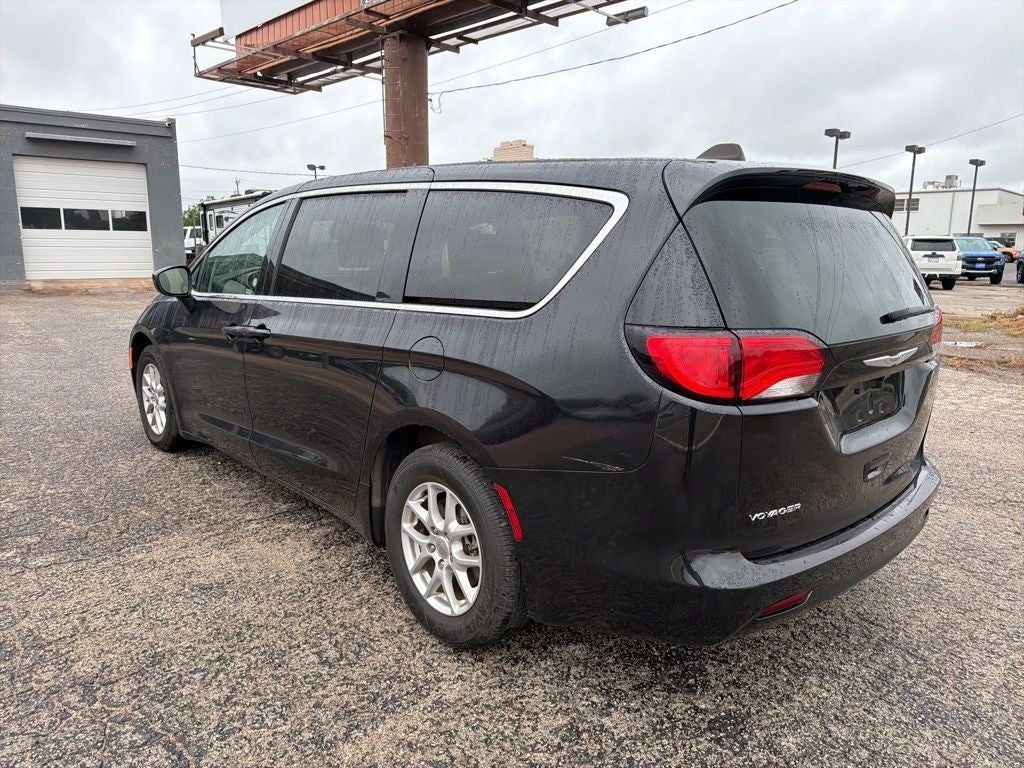 2023 Chrysler Voyager LX