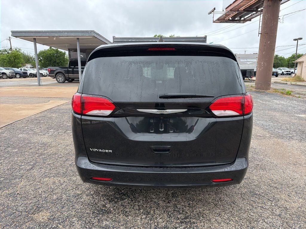 2023 Chrysler Voyager LX