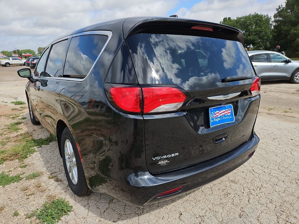 2023 Chrysler Voyager LX
