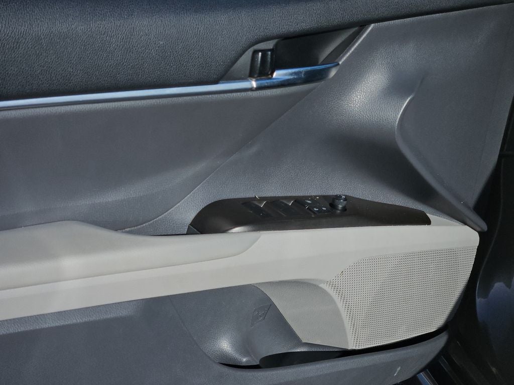 2023 Toyota Camry Hybrid SE