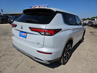 2024 Mitsubishi Outlander SE