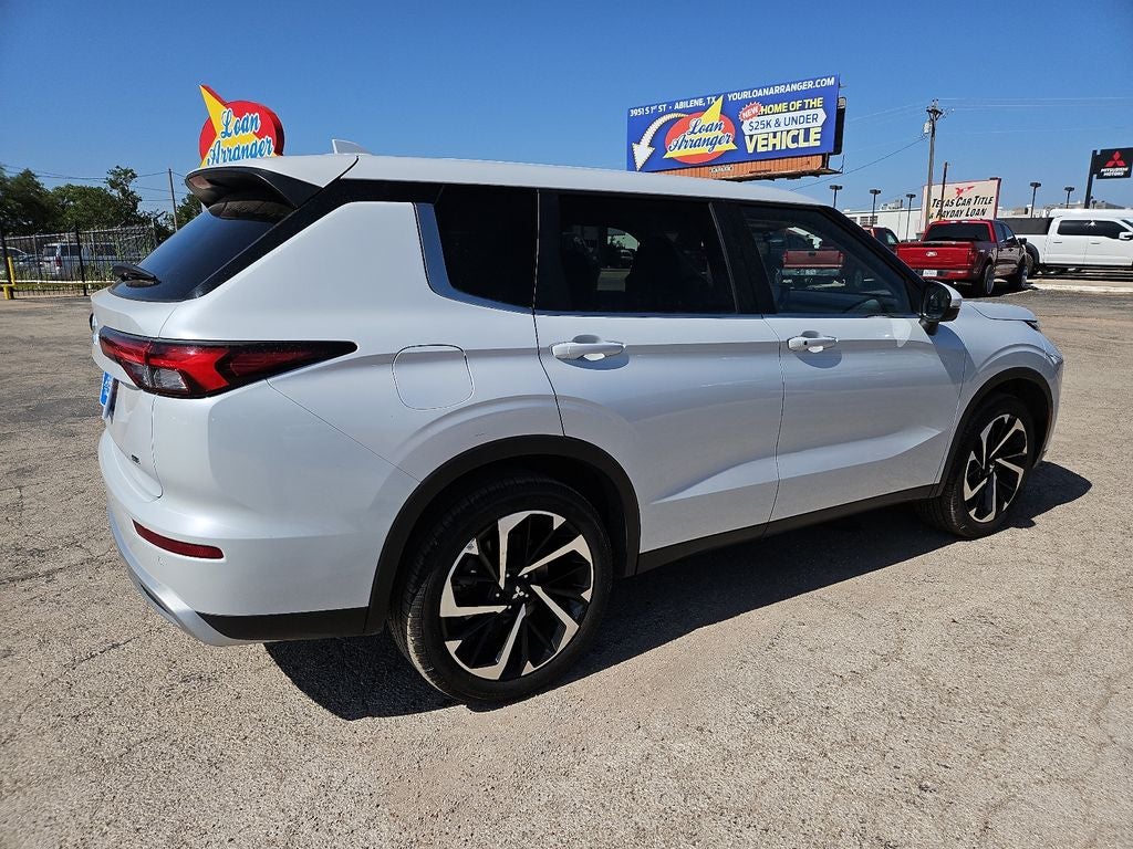 2024 Mitsubishi Outlander SE