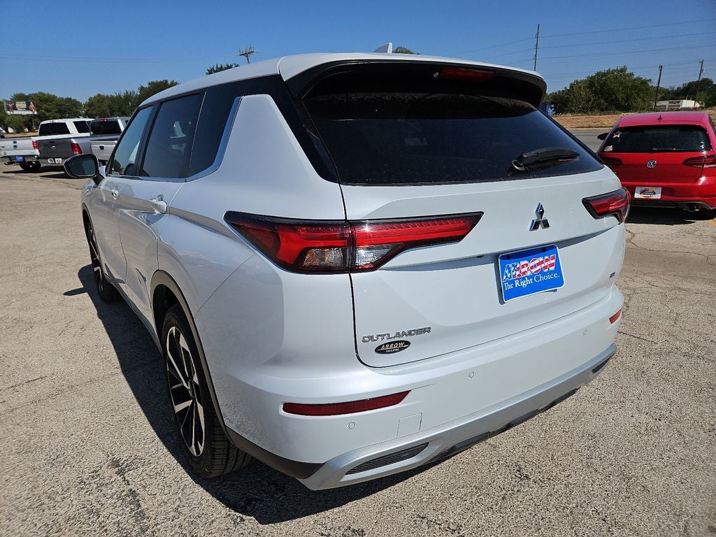 2024 Mitsubishi Outlander SE
