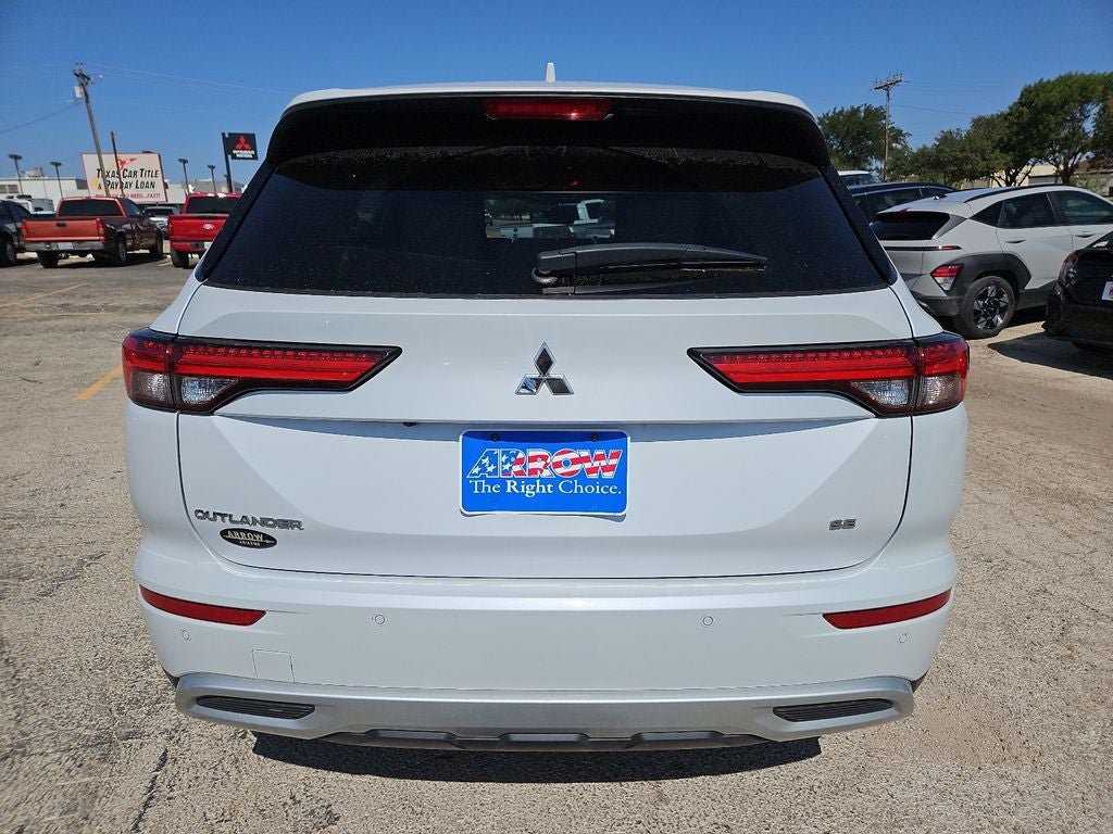 2024 Mitsubishi Outlander SE