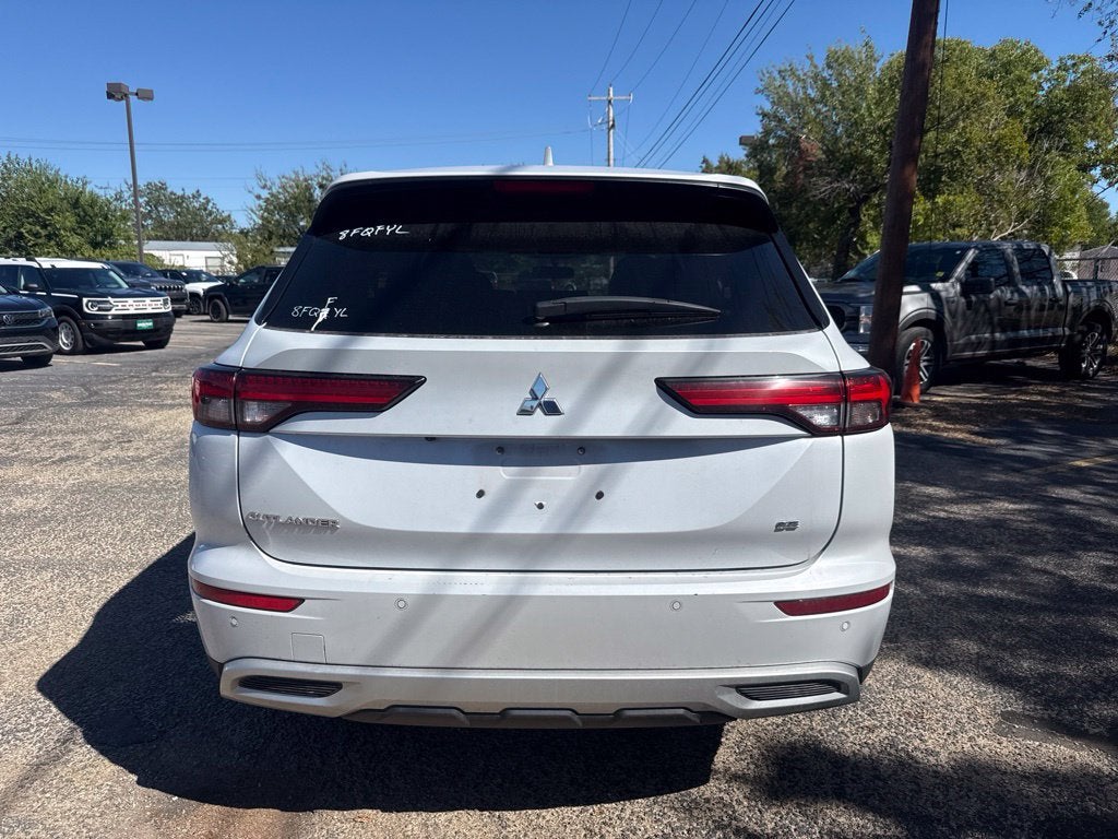 2024 Mitsubishi Outlander SE