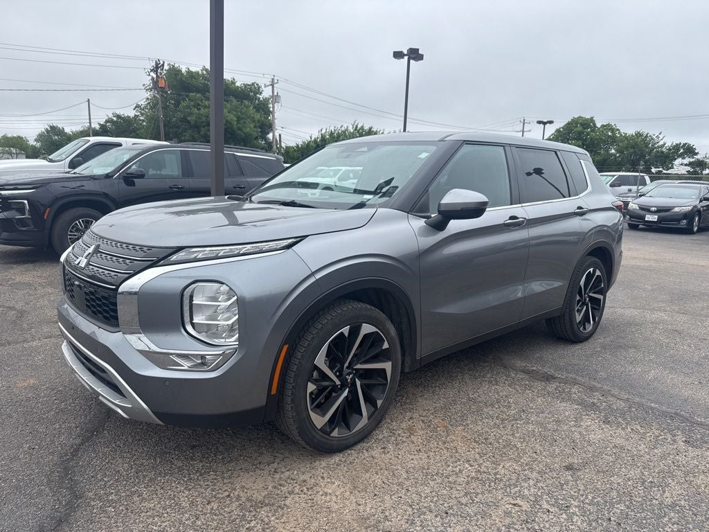 2024 Mitsubishi Outlander SE